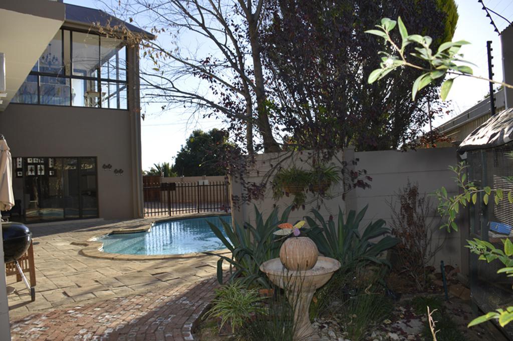 Two Bells Guest House ブルームフォンテーン 部屋 写真