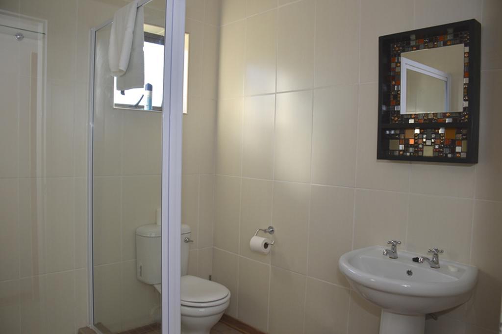 Two Bells Guest House ブルームフォンテーン 部屋 写真