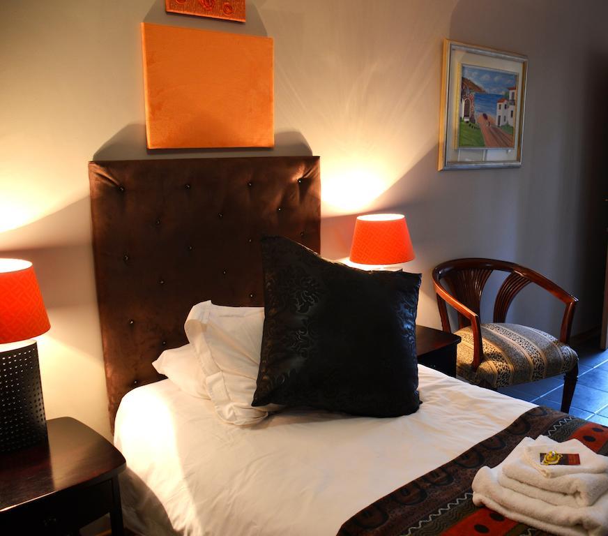 Two Bells Guest House ブルームフォンテーン 部屋 写真