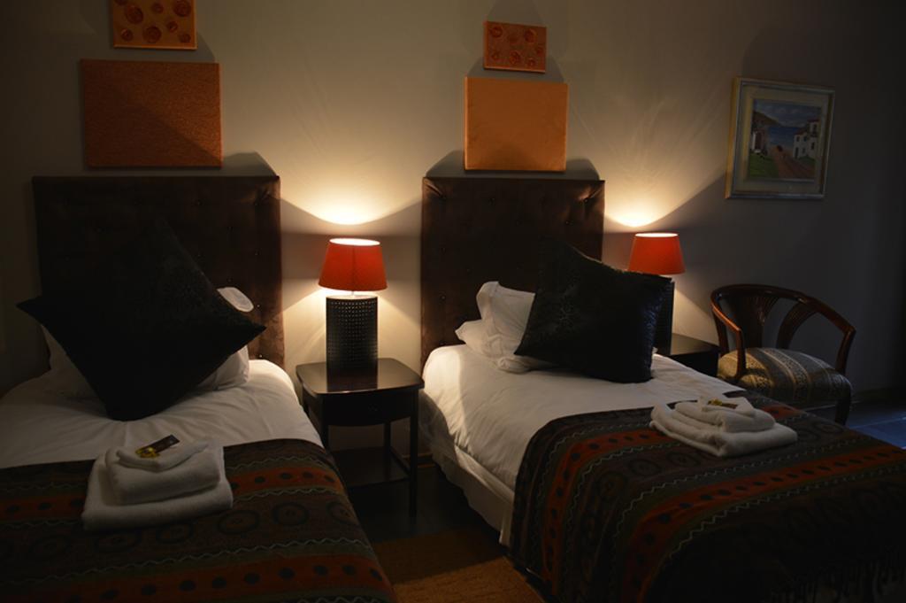 Two Bells Guest House ブルームフォンテーン エクステリア 写真